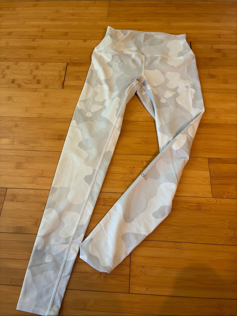 ALO Yoga White & Light Gray Camo Leggings